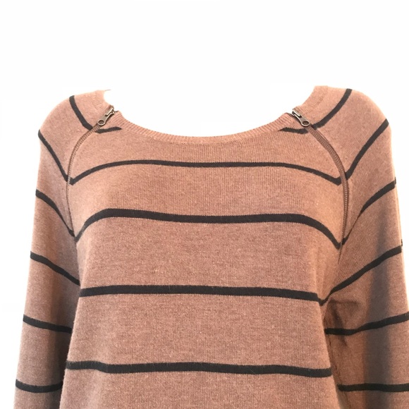 Long flattering Calson sweater - Picture 3 of 5